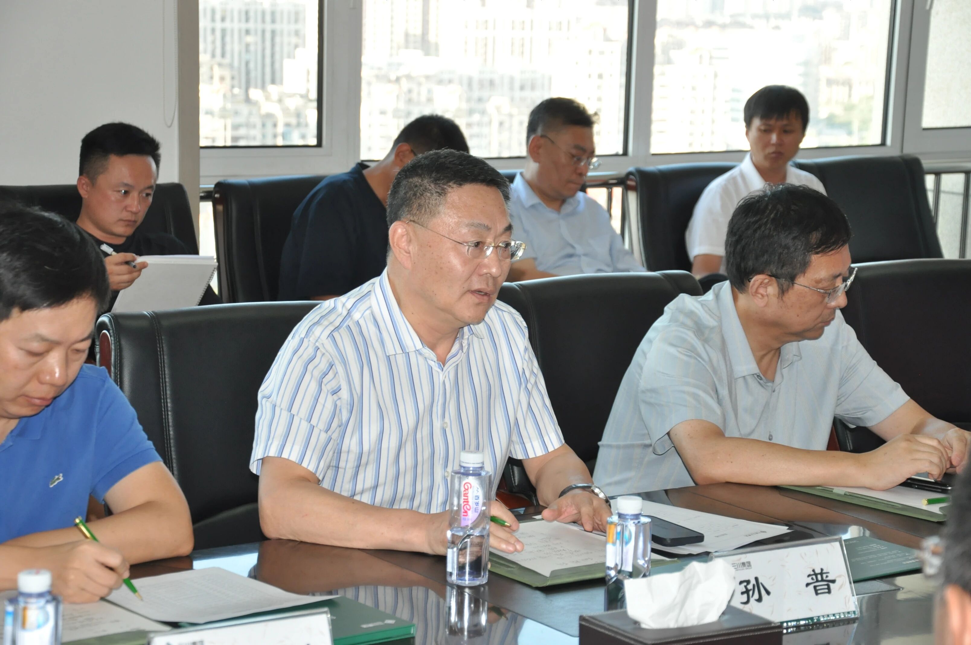 资源融合，深刻合作——大连市构筑装璜行业协会组织部门会员参观走访大连新宝GG建设集团(图3)
