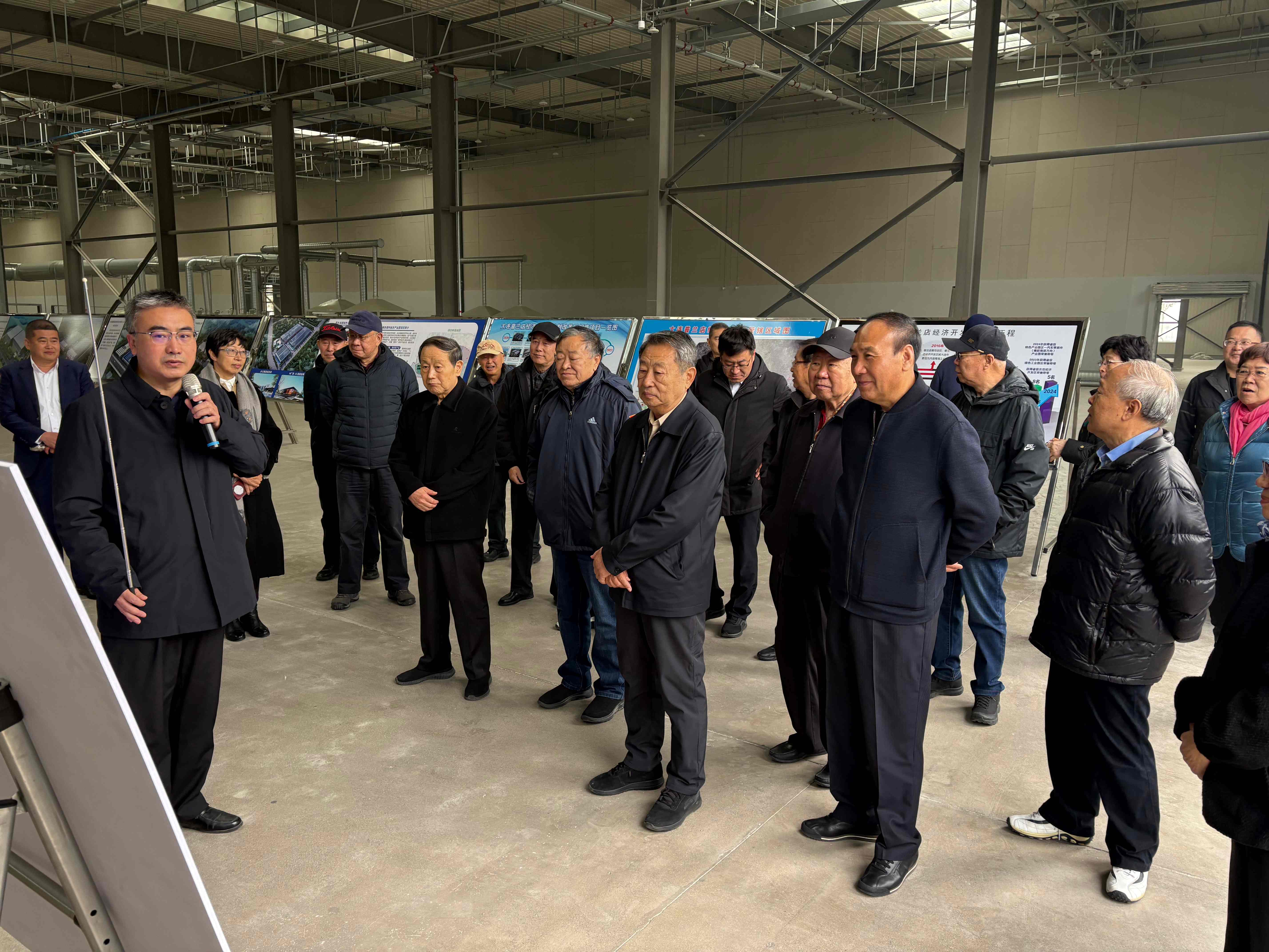 大连市老干部调研大连新宝GG集团循环经济产业园 点赞绿色发展新实际(图2)