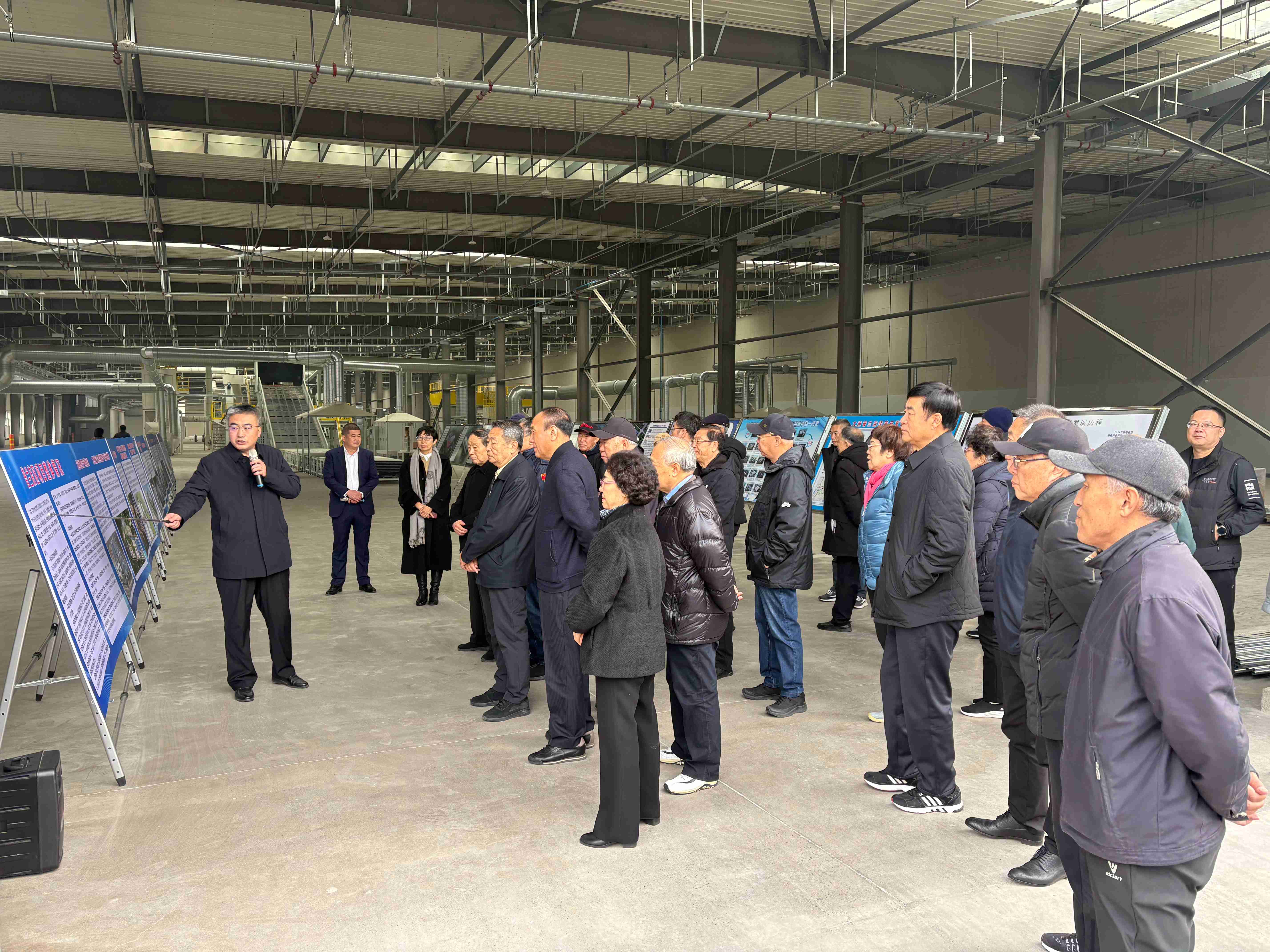 大连市老干部调研大连新宝GG集团循环经济产业园 点赞绿色发展新实际(图3)